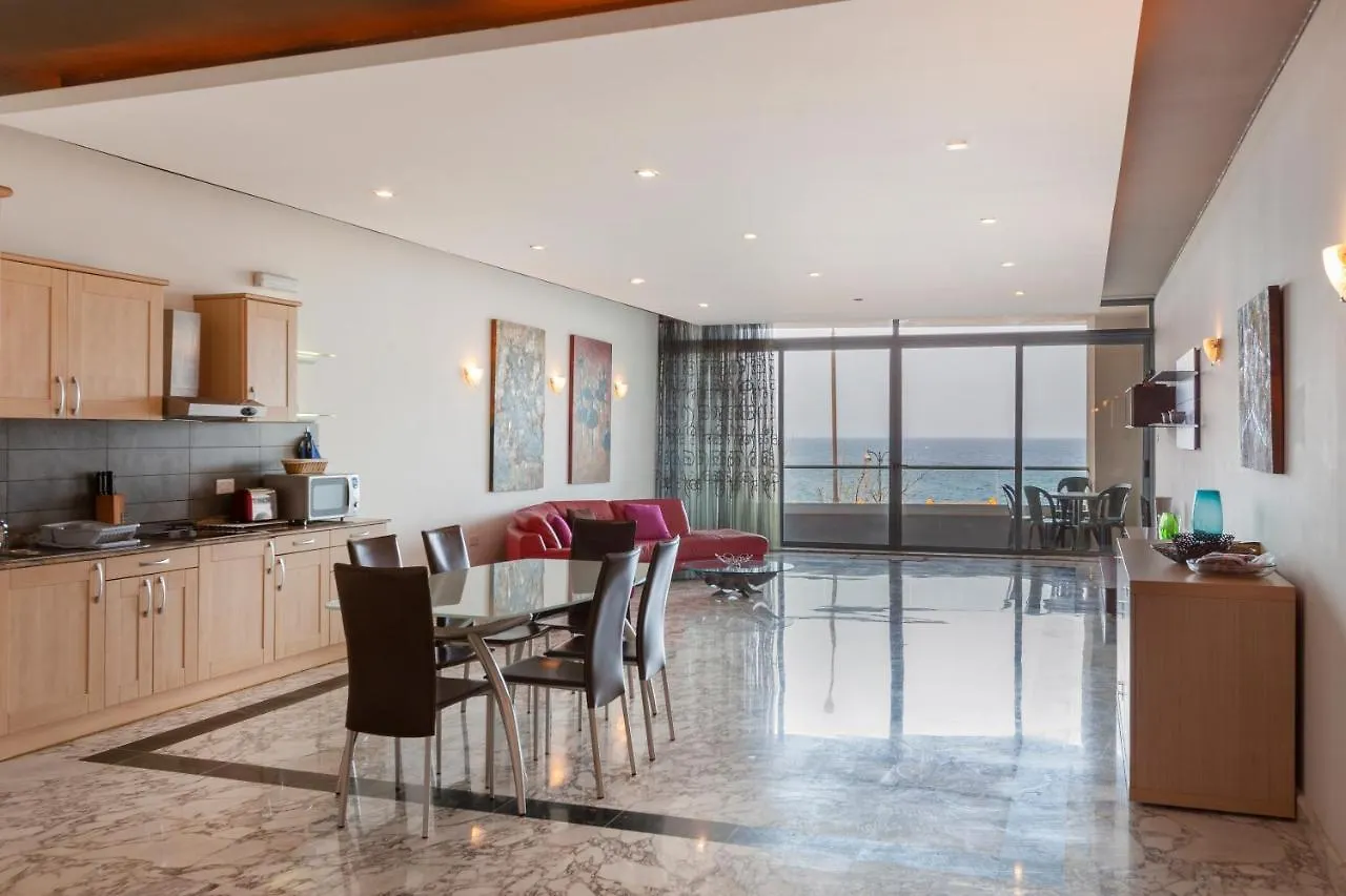 Apartment Spacious Seafront Apt With Living, Sofa, Wifi & Ac By 360 Estates Sliema Malta