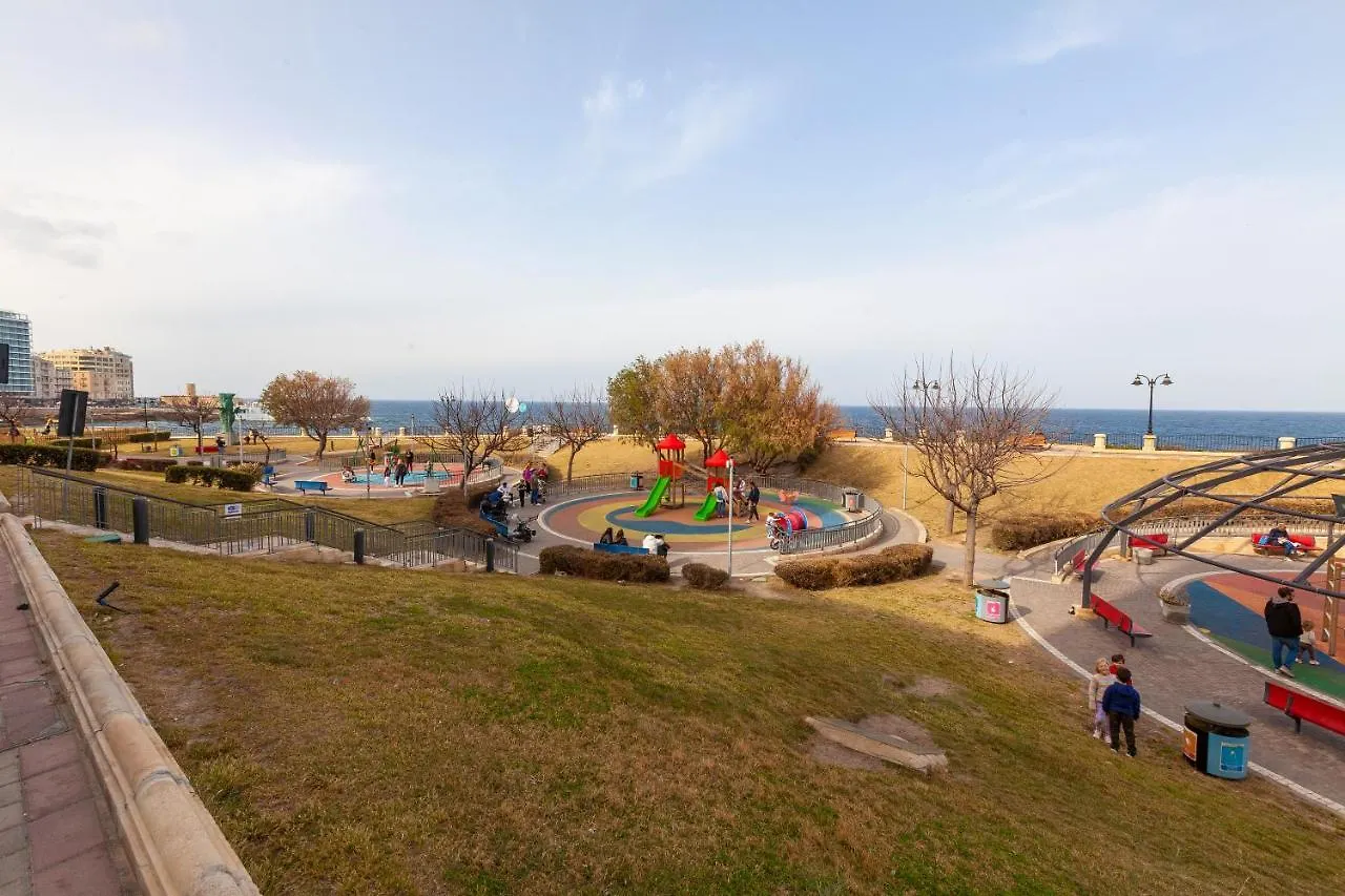 Spacious Seafront Apt With Living, Sofa, Wifi & Ac By 360 Estates Sliema