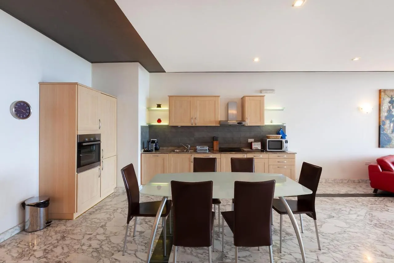 Apartment Spacious Seafront Apt With Living, Sofa, Wifi & Ac By 360 Estates Sliema