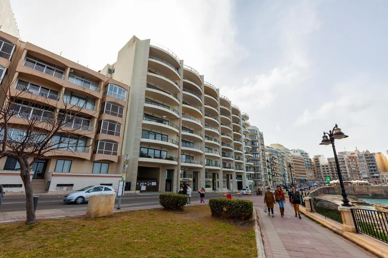 Spacious Seafront Apt With Living, Sofa, Wifi & Ac By 360 Estates Sliema