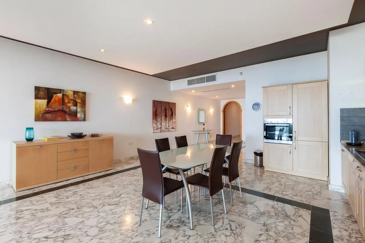 Apartment Spacious Seafront Apt With Living, Sofa, Wifi & Ac By 360 Estates Sliema