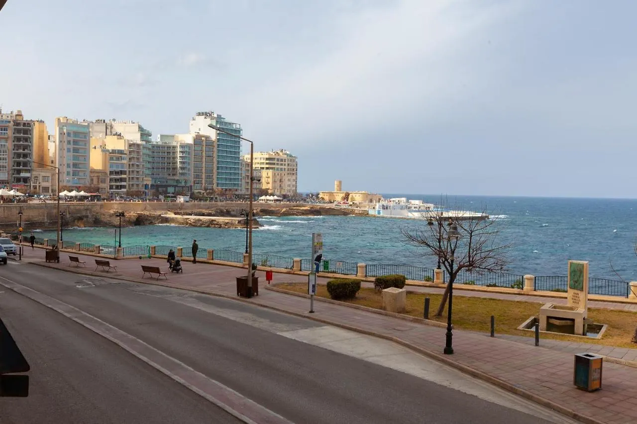 Spacious Seafront Apt With Living, Sofa, Wifi & Ac By 360 Estates Sliema Malta