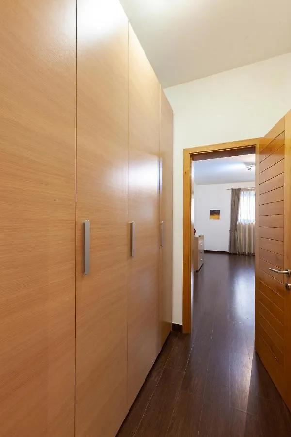 Spacious Seafront Apt With Living, Sofa, Wifi & Ac By 360 Estates Sliema Malta