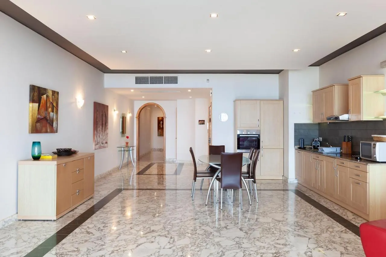 Apartment Spacious Seafront Apt With Living, Sofa, Wifi & Ac By 360 Estates Sliema