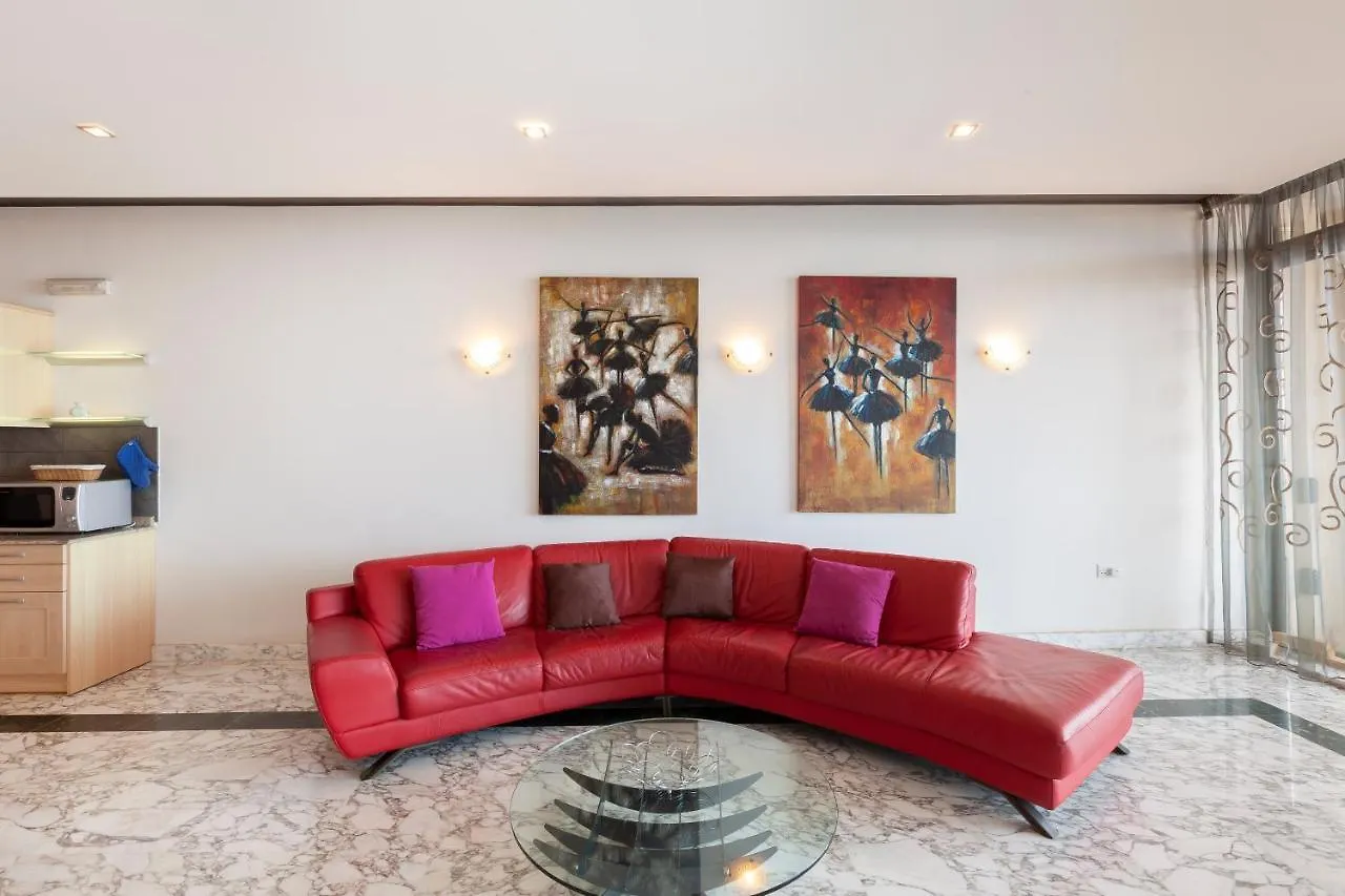 Apartment Spacious Seafront Apt With Living, Sofa, Wifi & Ac By 360 Estates Sliema Malta