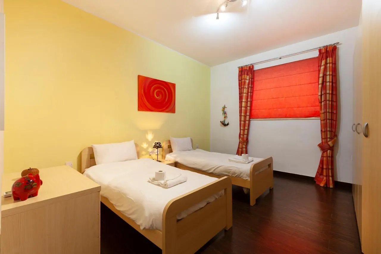 Spacious Seafront Apt With Living, Sofa, Wifi & Ac By 360 Estates Sliema Apartment