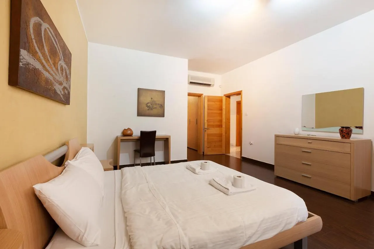 Spacious Seafront Apt With Living, Sofa, Wifi & Ac By 360 Estates Sliema 0*,